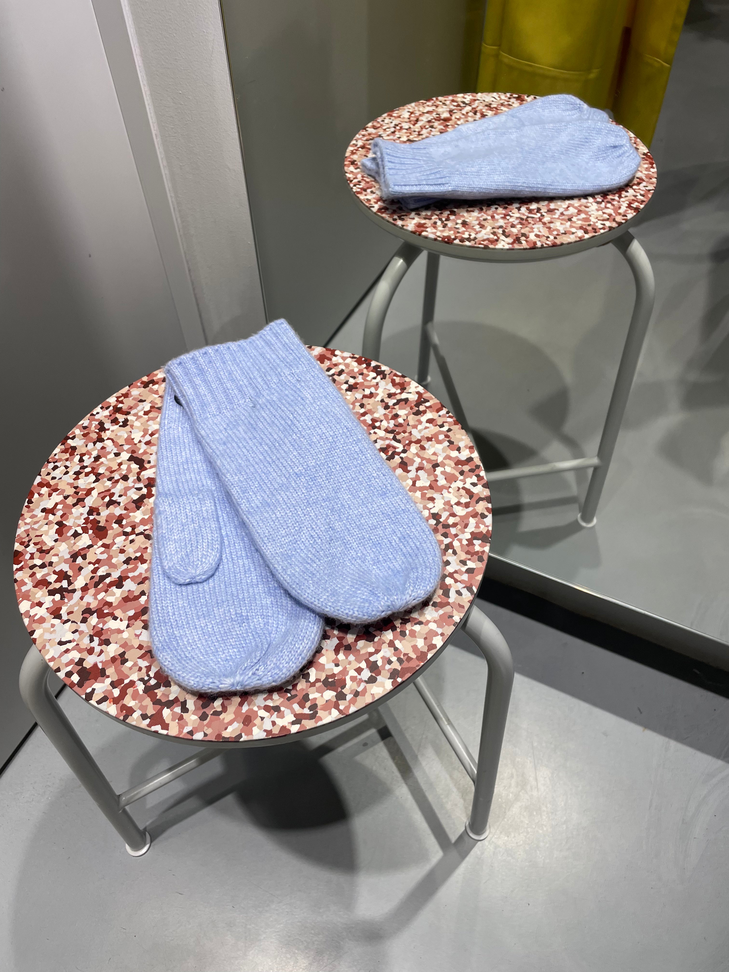 PCNYNNE Mittens - Vista Blue